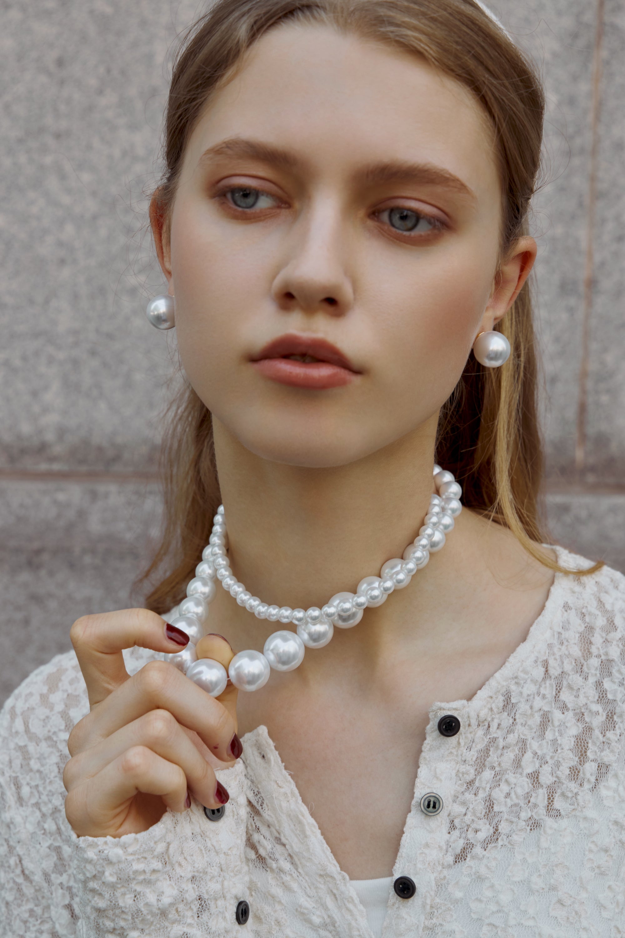 Big pearl necklace