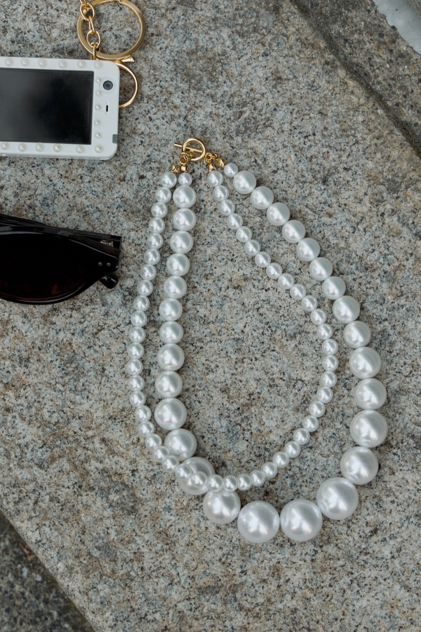 Big pearl necklace