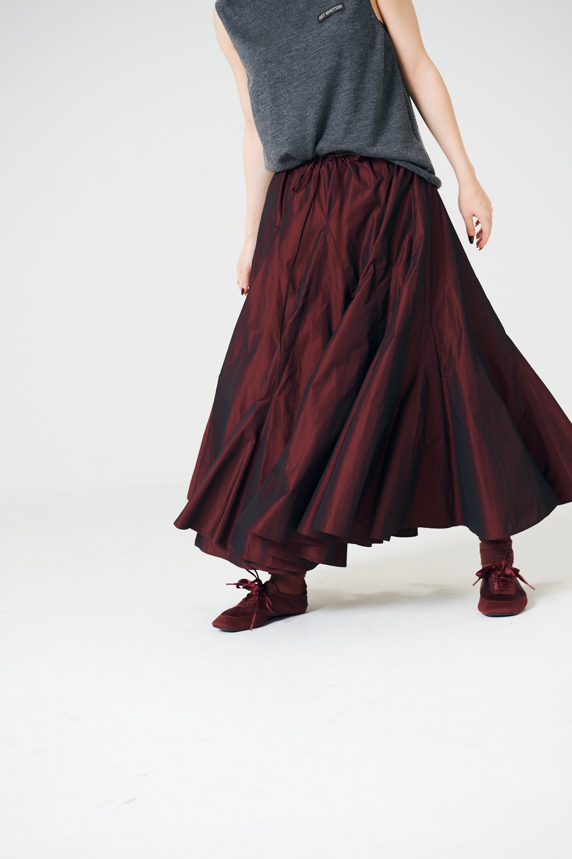 Volume taffeta skirt