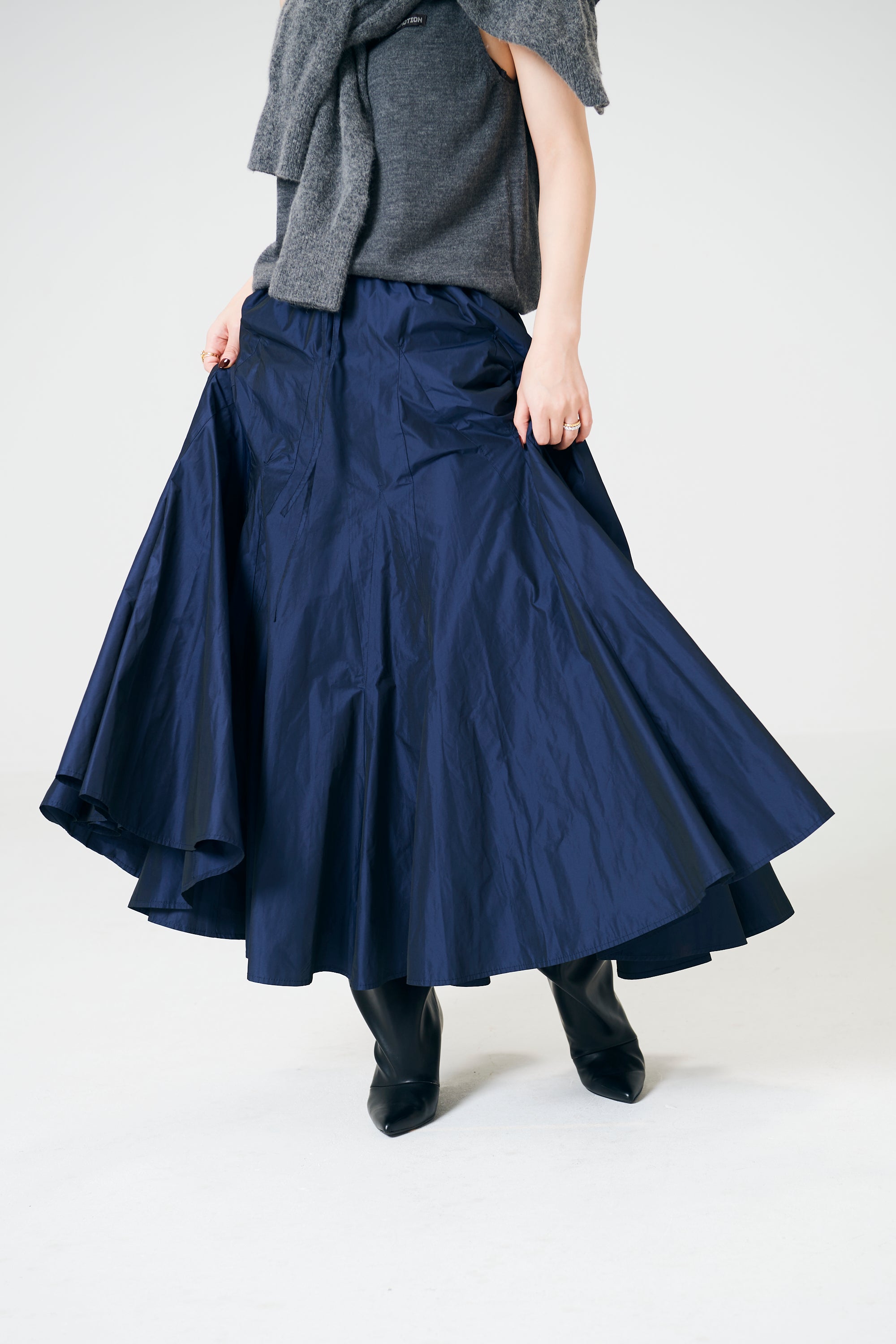 Volume taffeta skirt