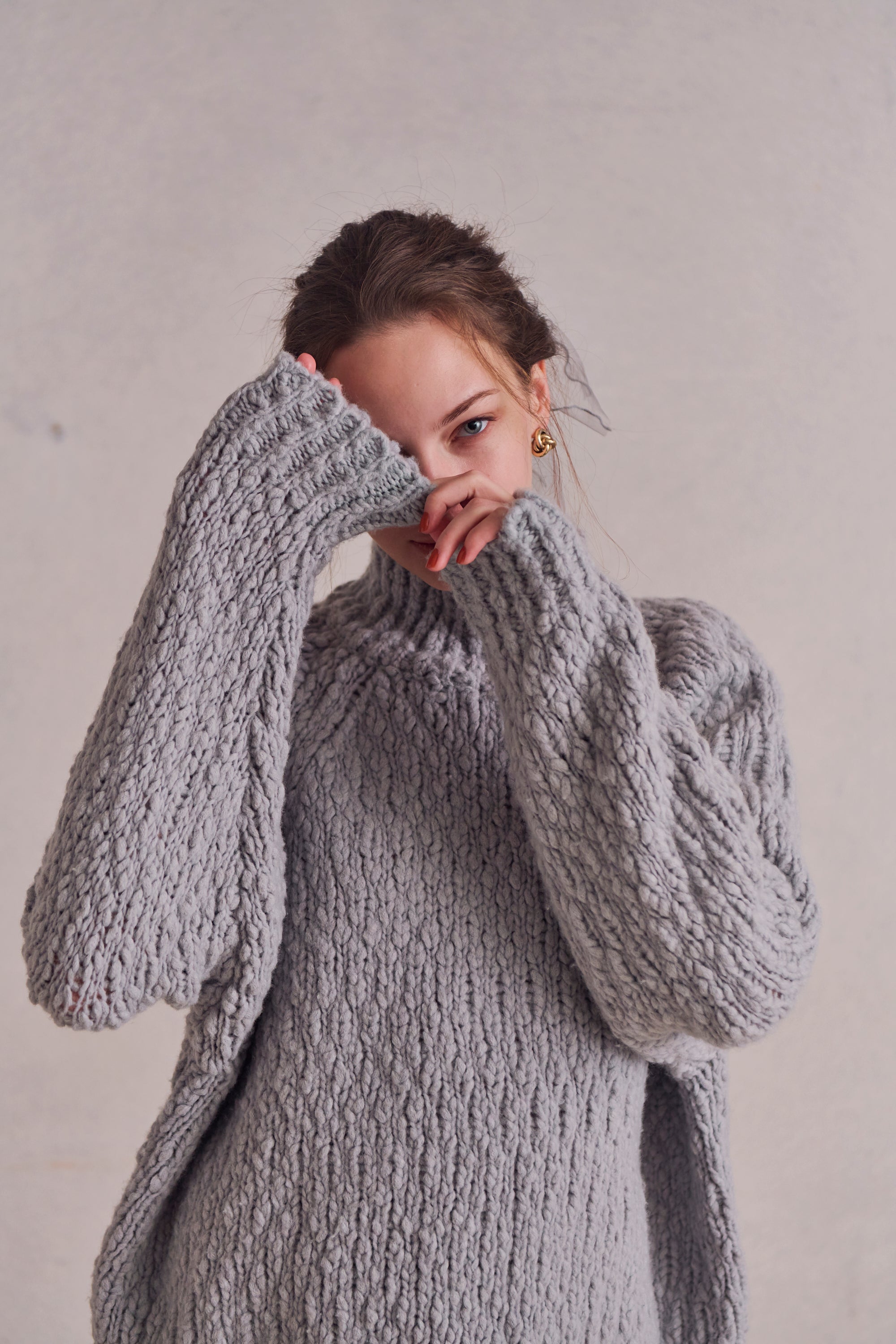 Back-open slubyarn knit