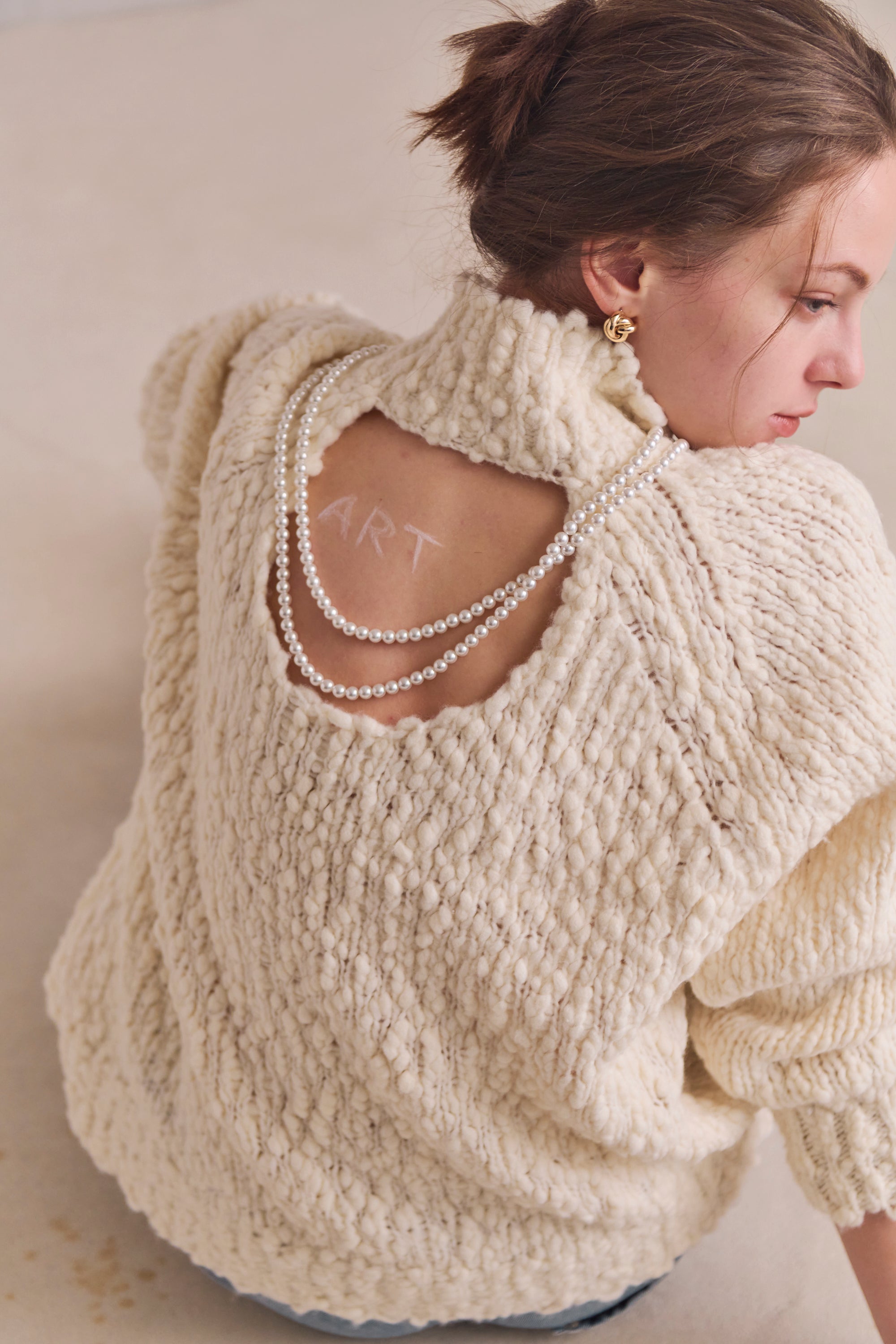 Back-open slubyarn knit