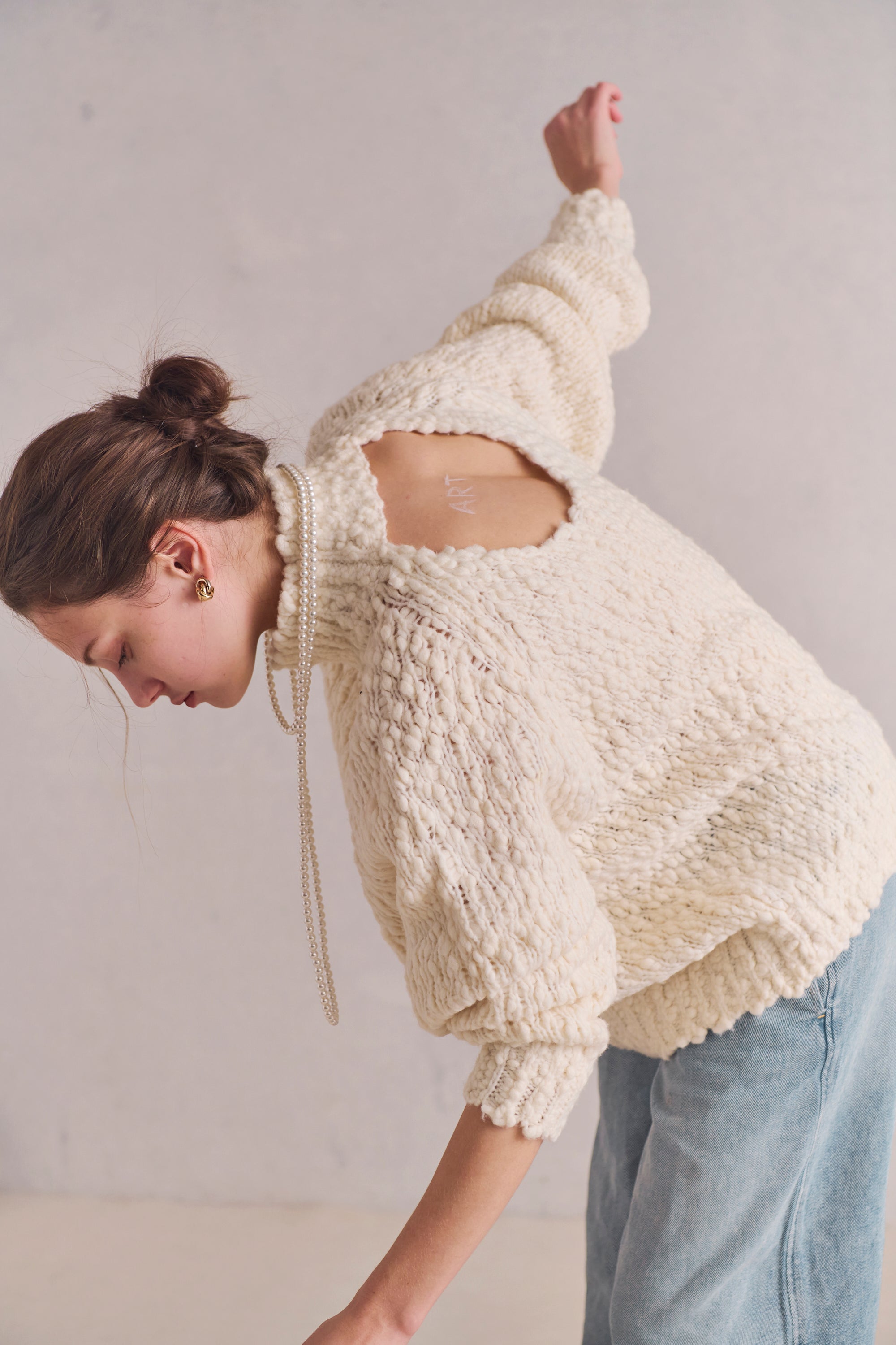 Back-open slubyarn knit