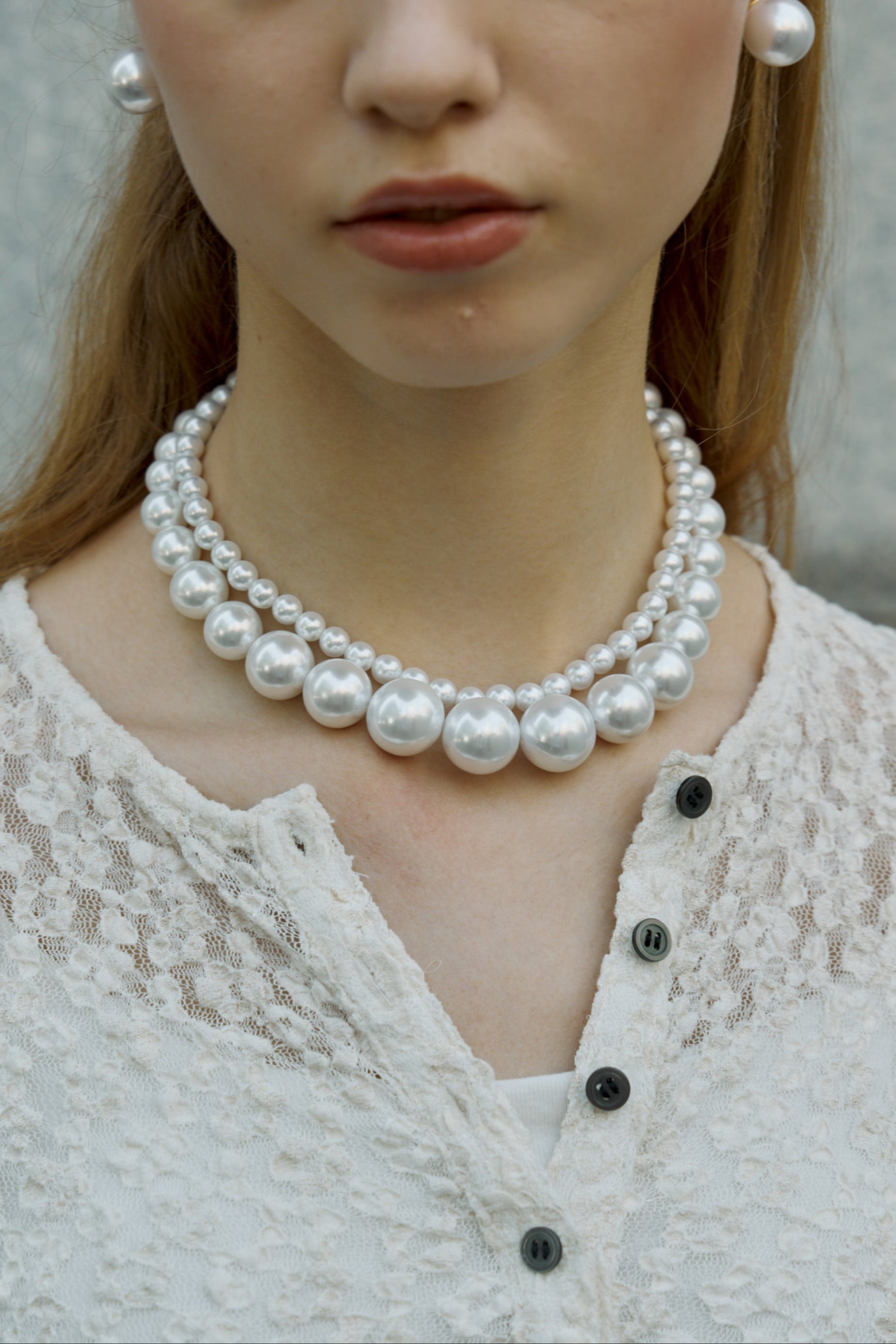 Big pearl necklace