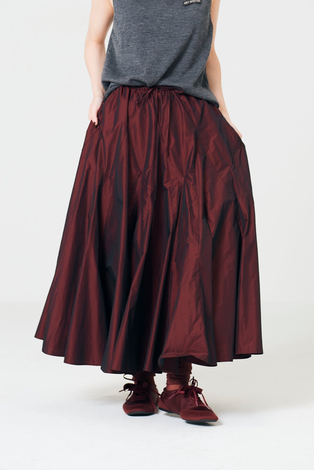 Volume taffeta skirt