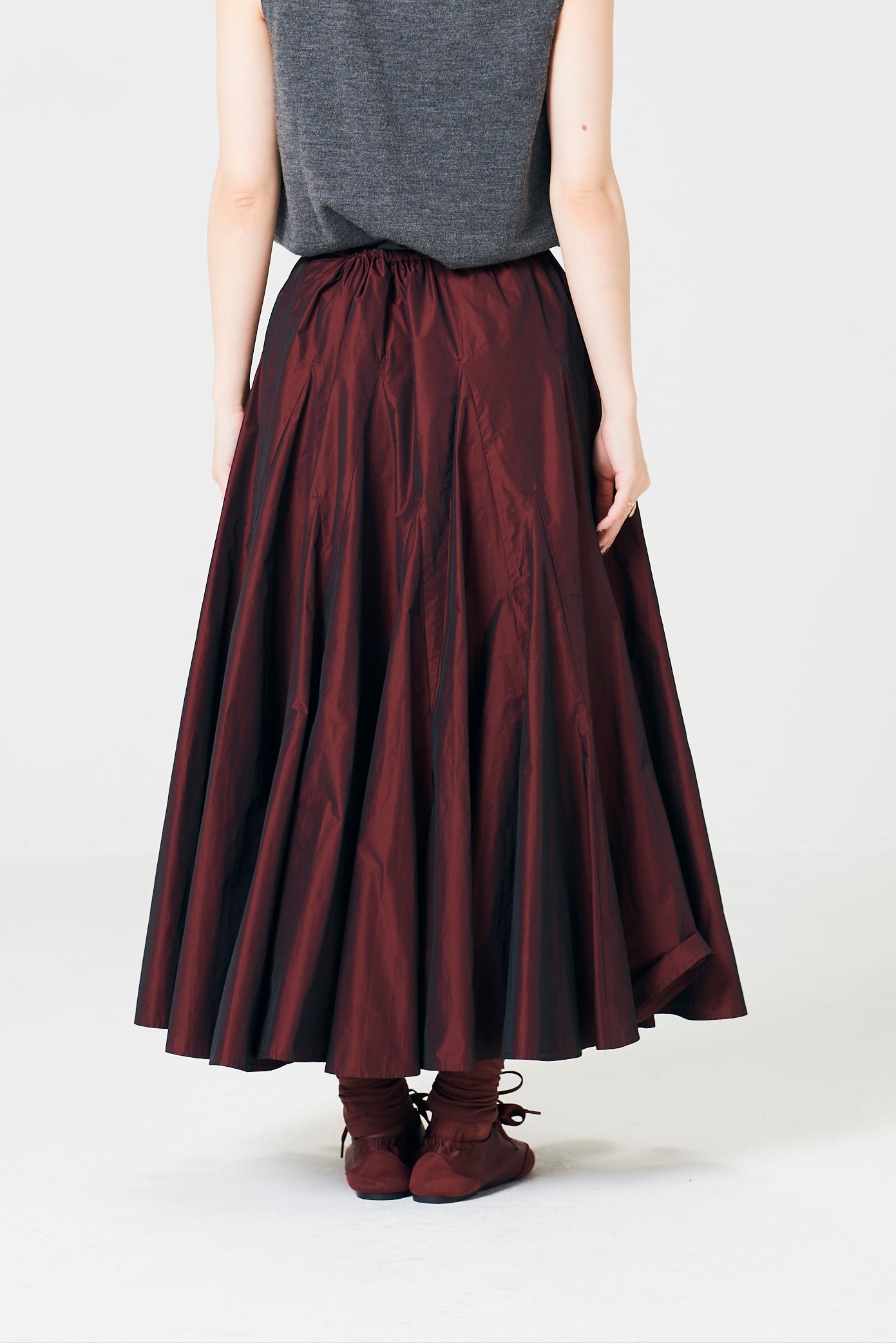 Volume taffeta skirt