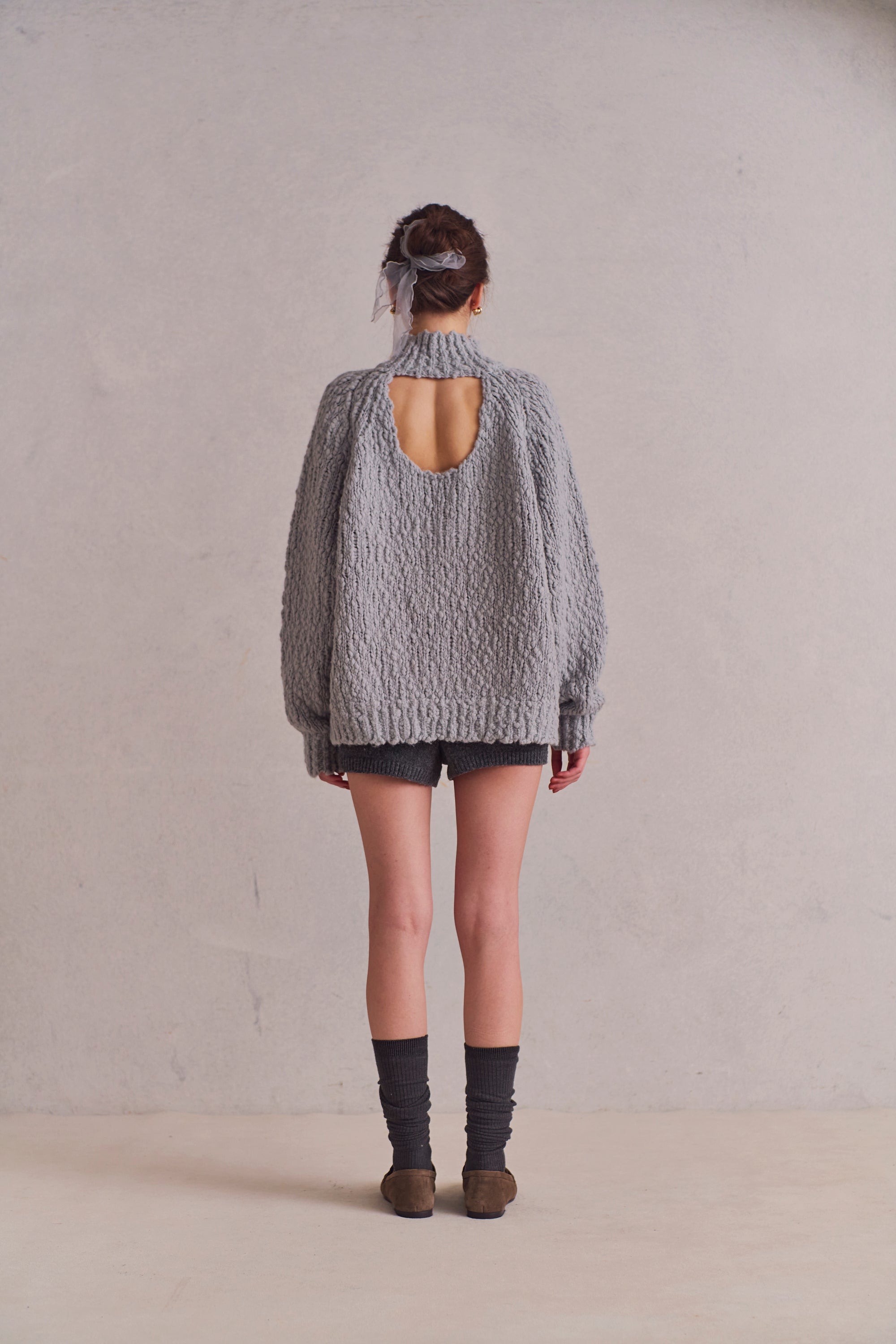 Back-open slubyarn knit