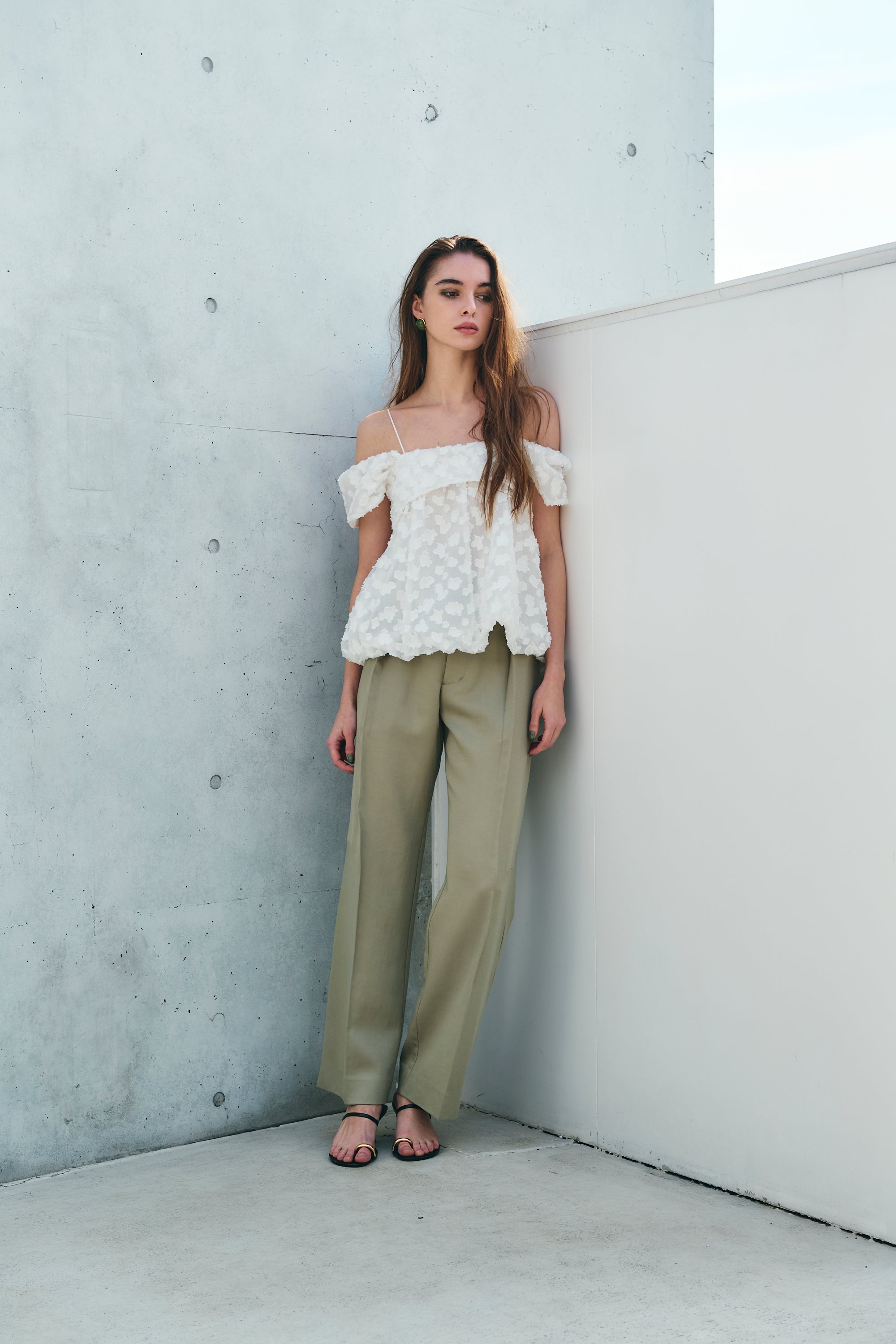 Flap straight pants