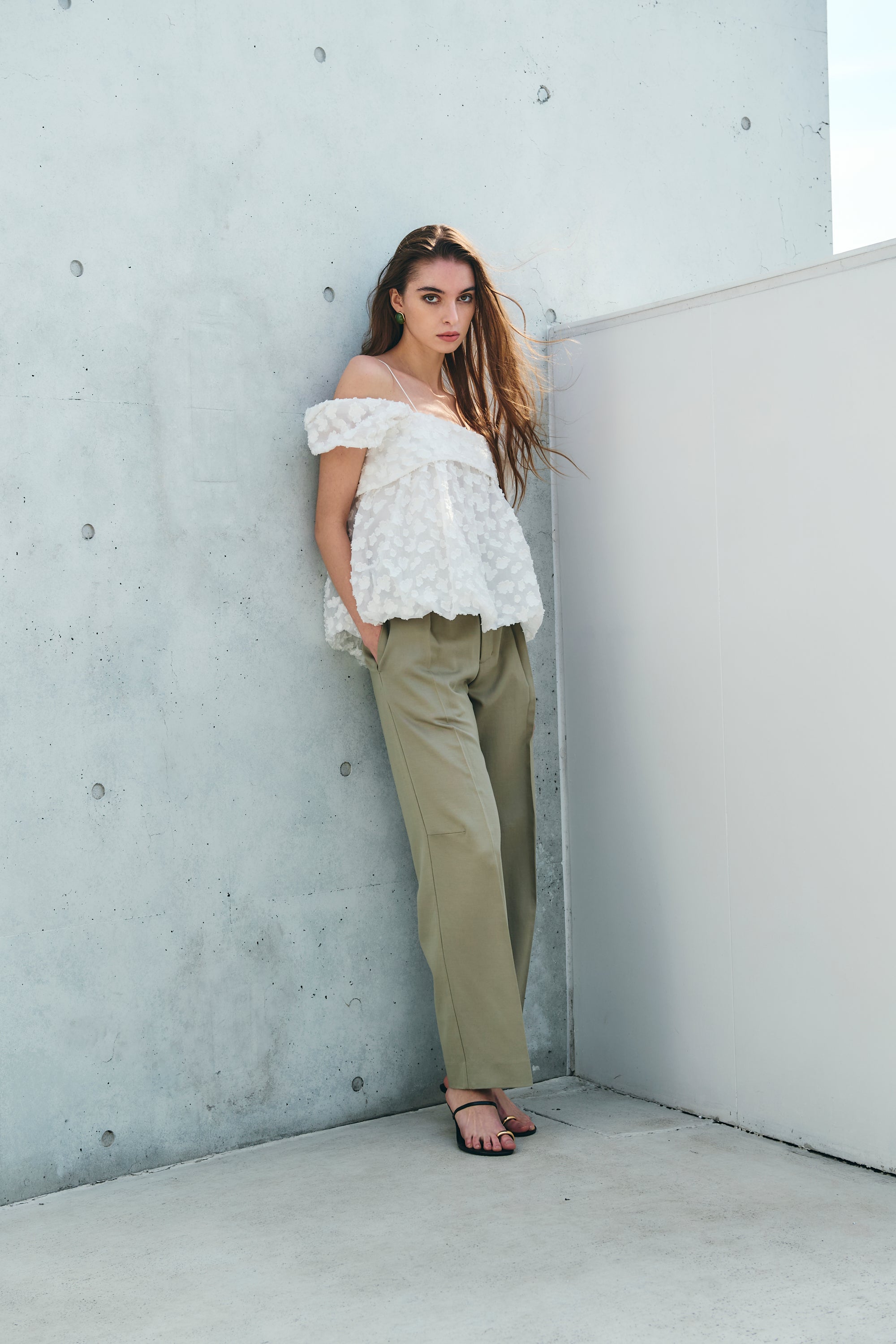 Flap straight pants