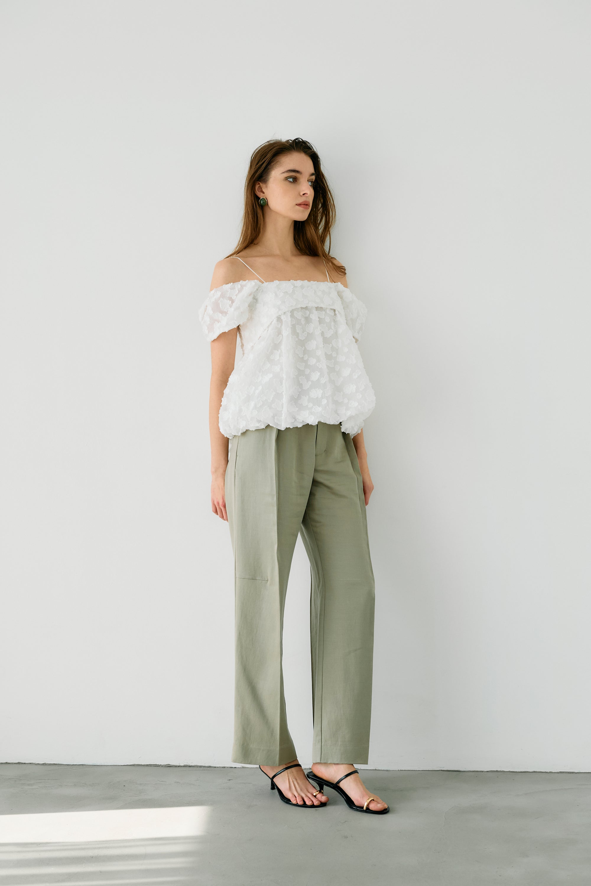 Flap straight pants