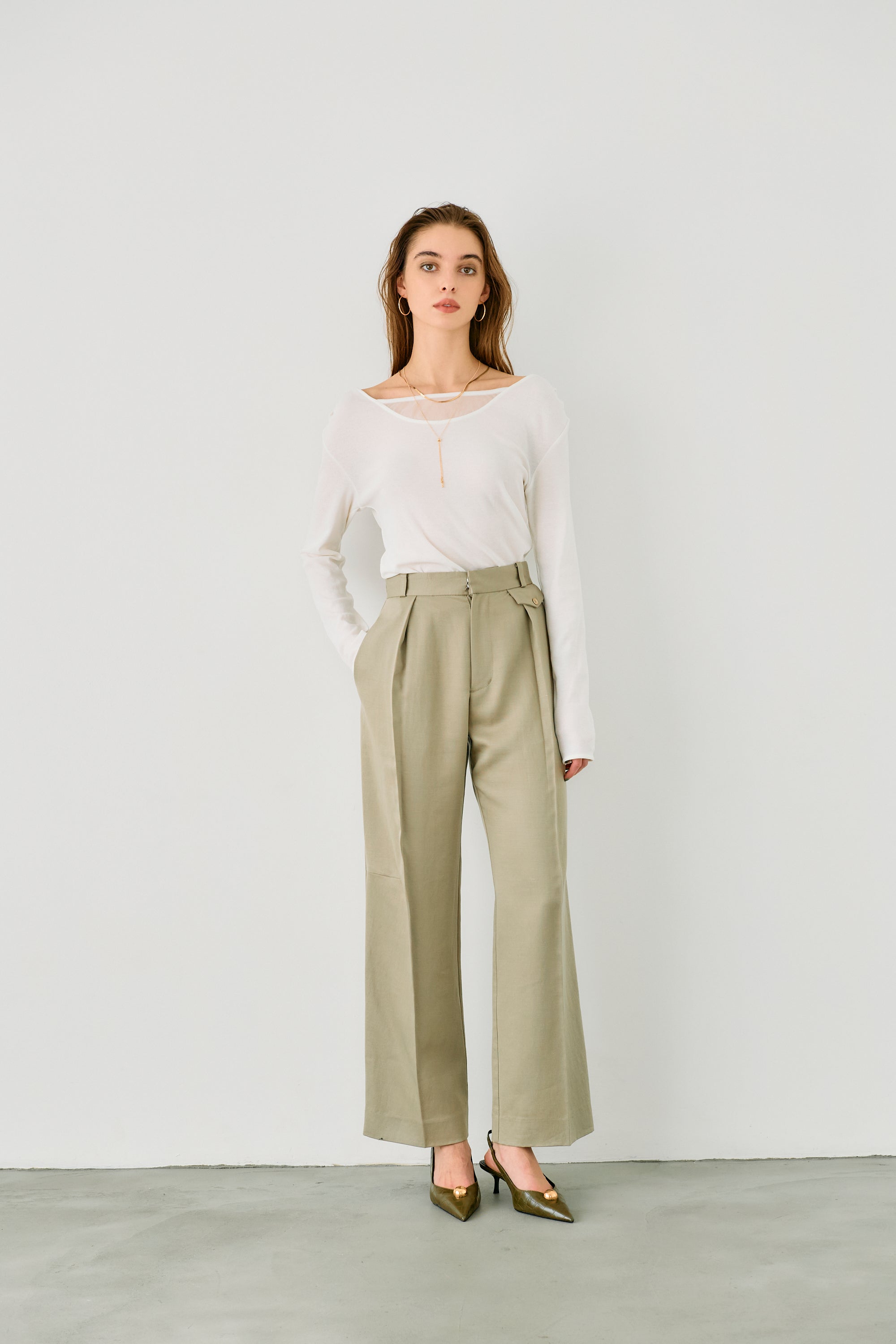 Flap straight pants