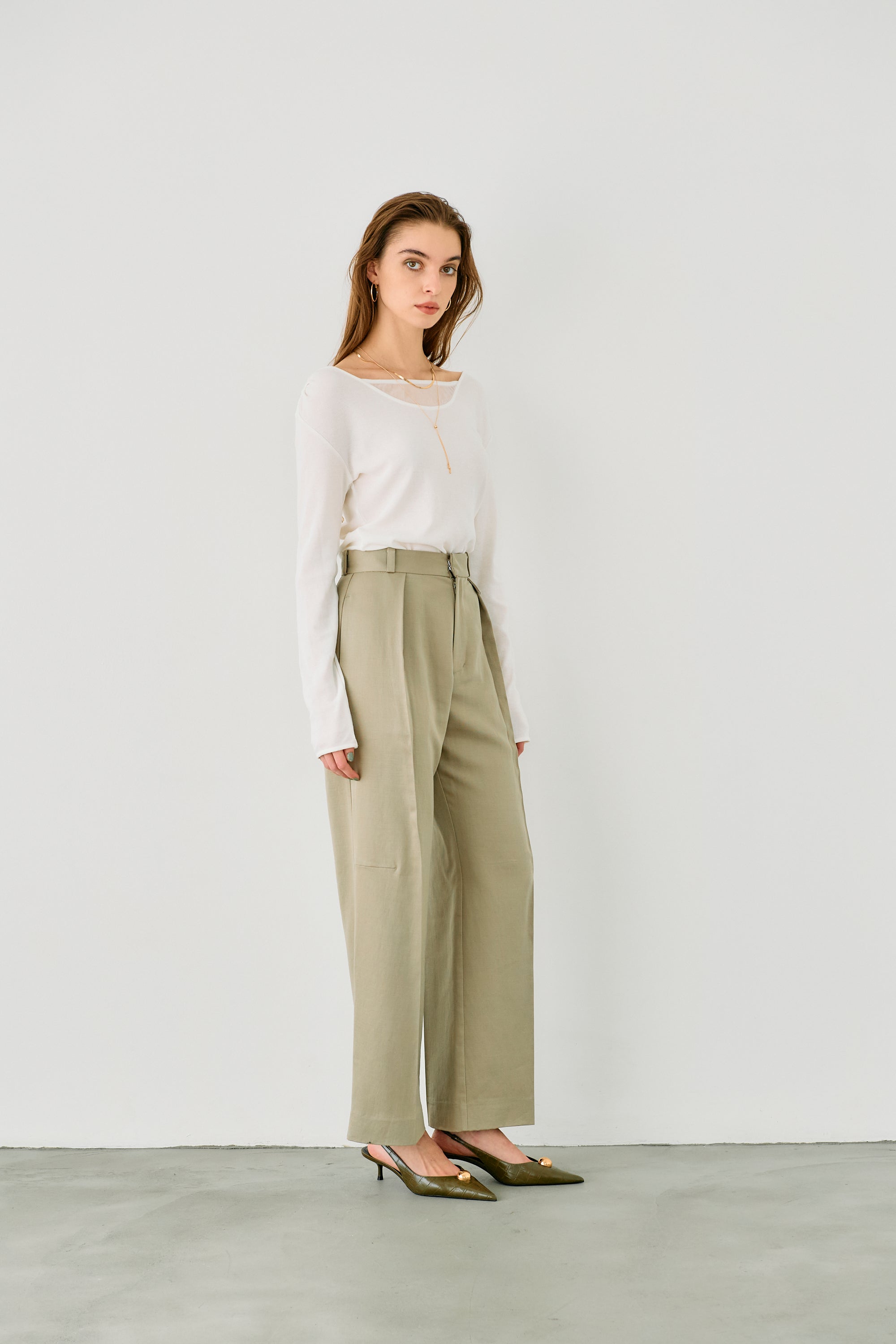 Flap straight pants