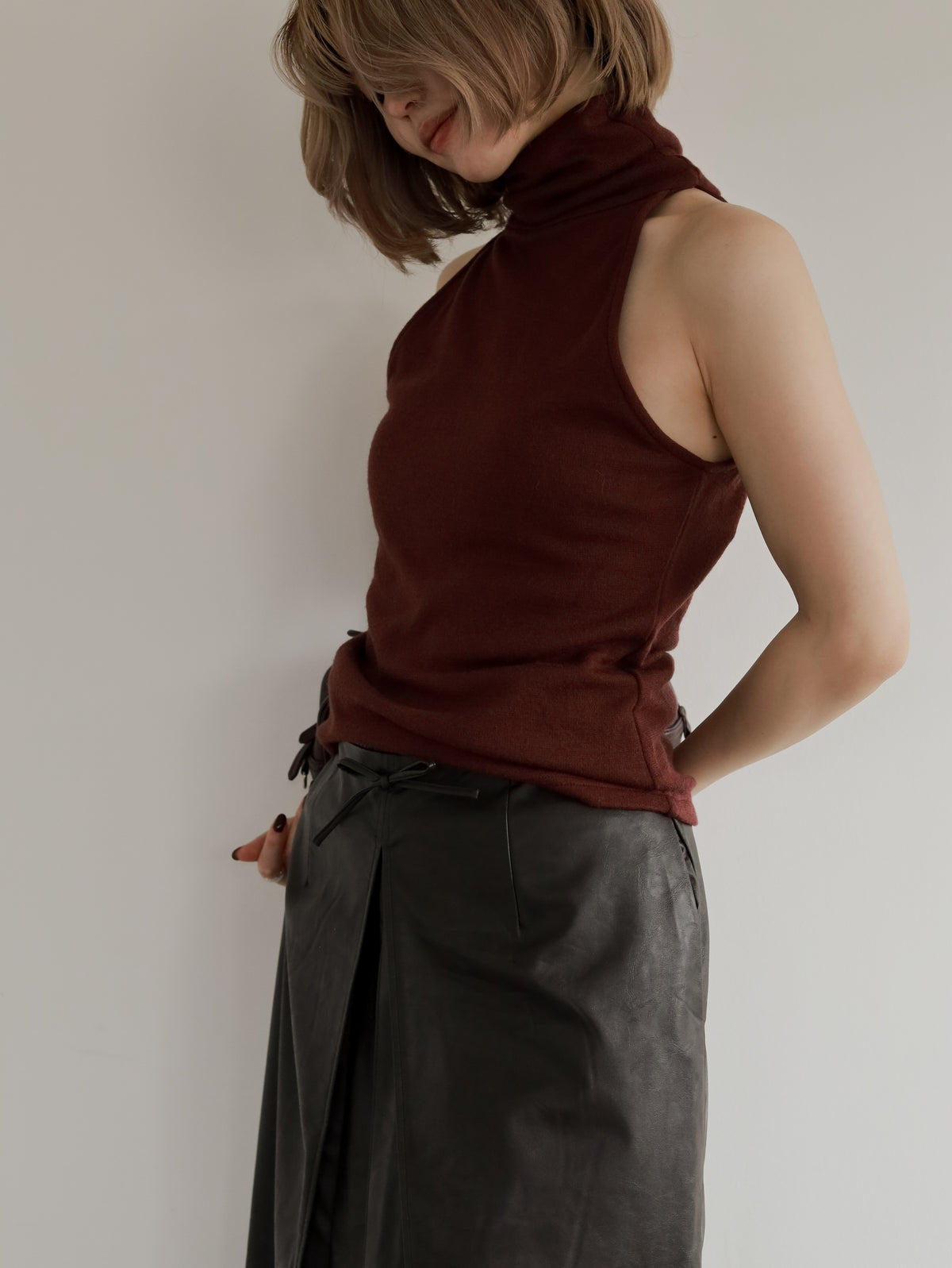 Halter neck wool tops